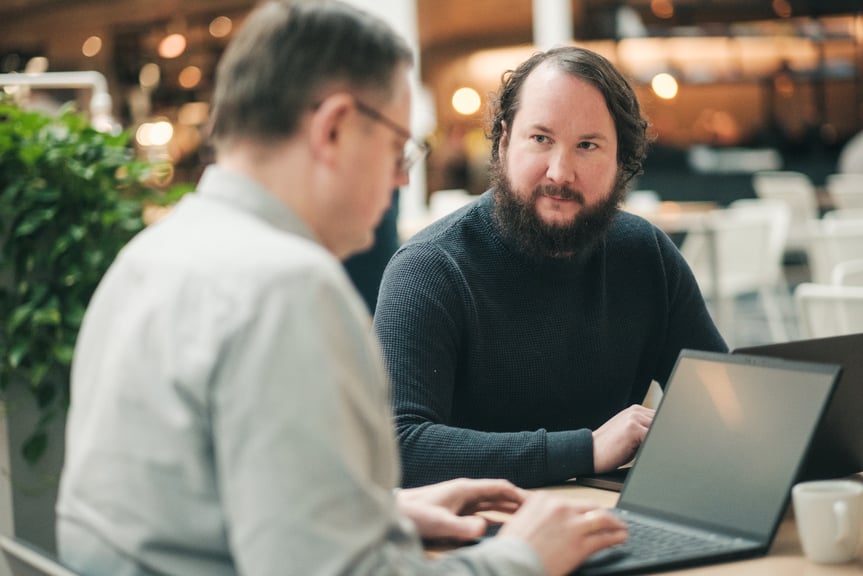 <span id="hs_cos_wrapper_name" class="hs_cos_wrapper hs_cos_wrapper_meta_field hs_cos_wrapper_type_text" style="" data-hs-cos-general-type="meta_field" data-hs-cos-type="text" >Fra default til sikkert – slik gjør du Windows-innstillingene tryggere</span>